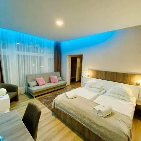 Hotel Fenyves Szalloda Es Konferencia-koezpont 4*