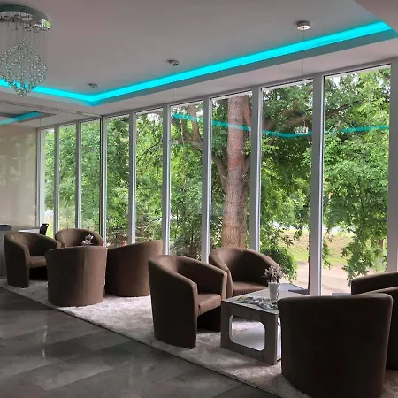 Hotel Fenyves Szalloda Es Konferencia-koezpont