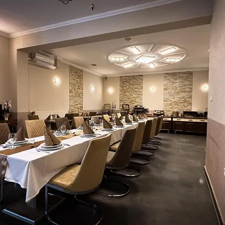 Fenyves és Konferencia-központ Hotel Baktaloranthaza