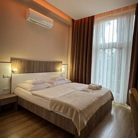 Hotel Fenyves és Konferencia-központ Baktaloranthaza