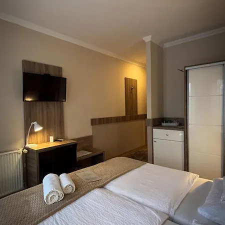 Fenyves és Konferencia-központ Hotel Baktaloranthaza