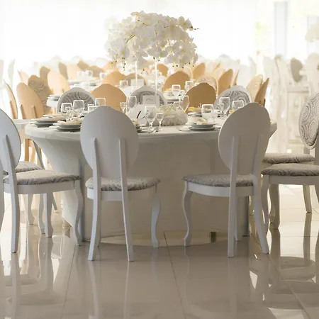 Fenyves és Konferencia-központ 4*