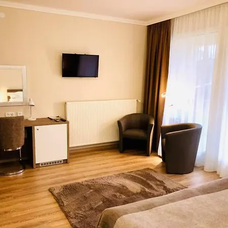 Hotel Fenyves Szalloda Es Konferencia-koezpont